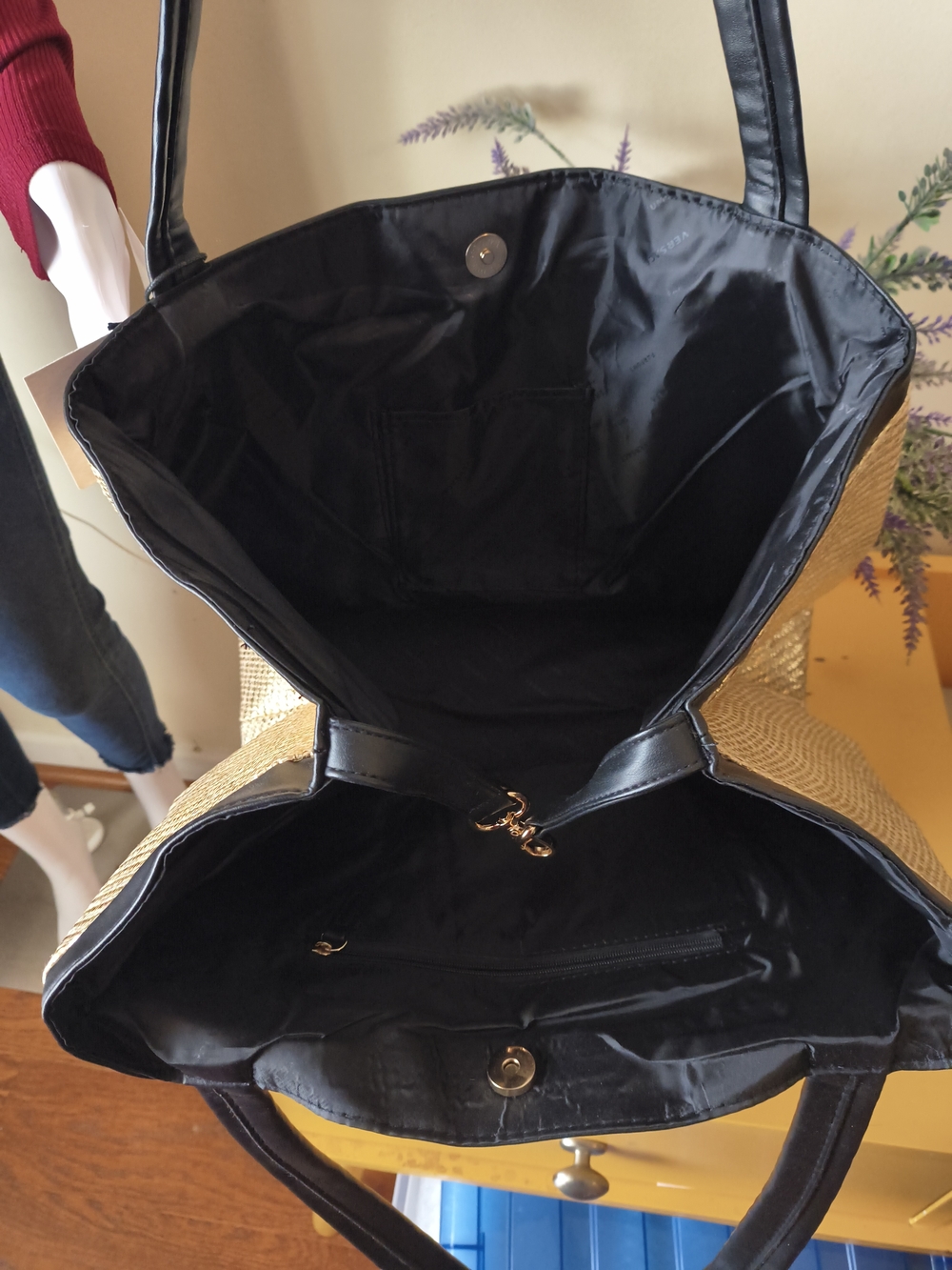 Versace Perfumes Expandable Gold Woven Shopper Black Leather Trim -  Large - EUC - Picture 2 of 8
